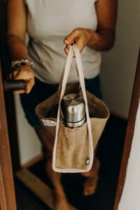 Jídlo pro pobyt ve tmě se právě nese!